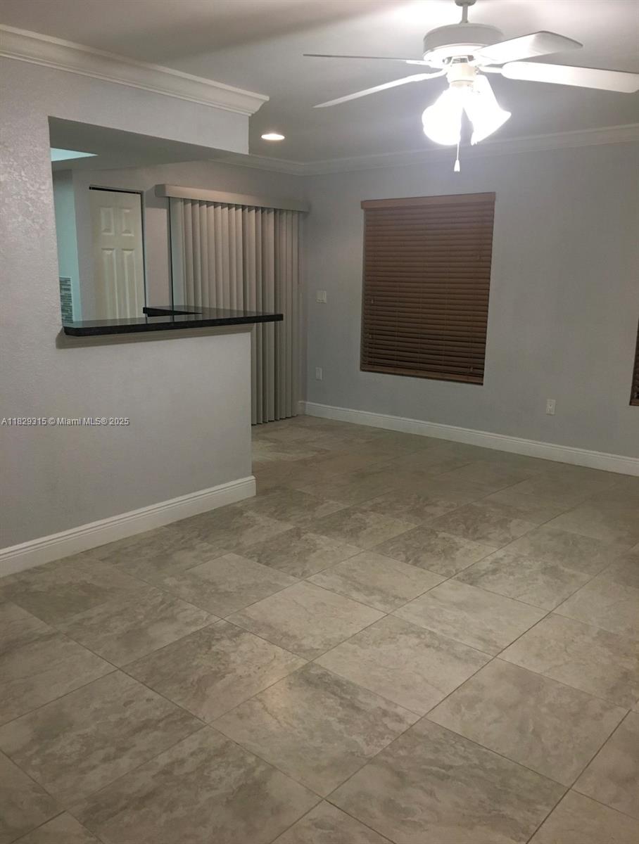 VISTA LAGO AT THE HAMMOCK - Residential