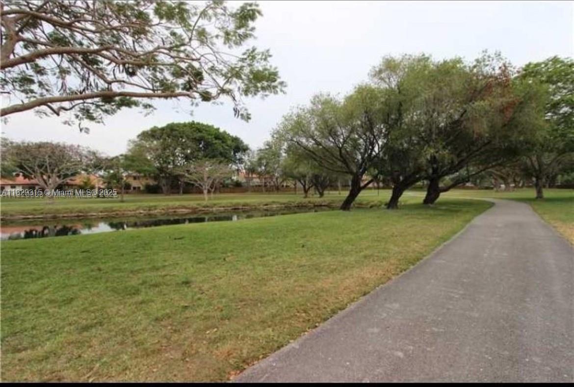 VISTA LAGO AT THE HAMMOCK - Residential