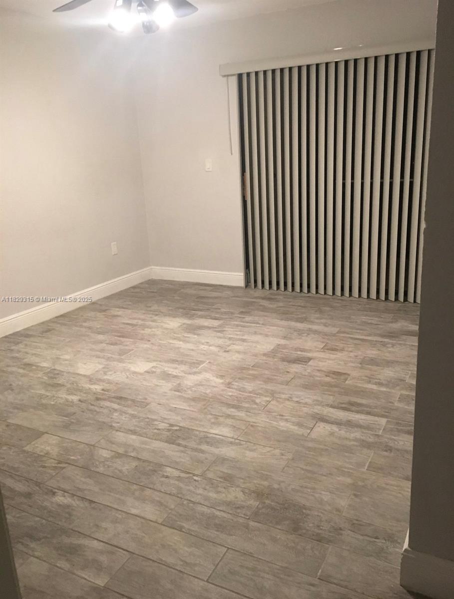 VISTA LAGO AT THE HAMMOCK - Residential