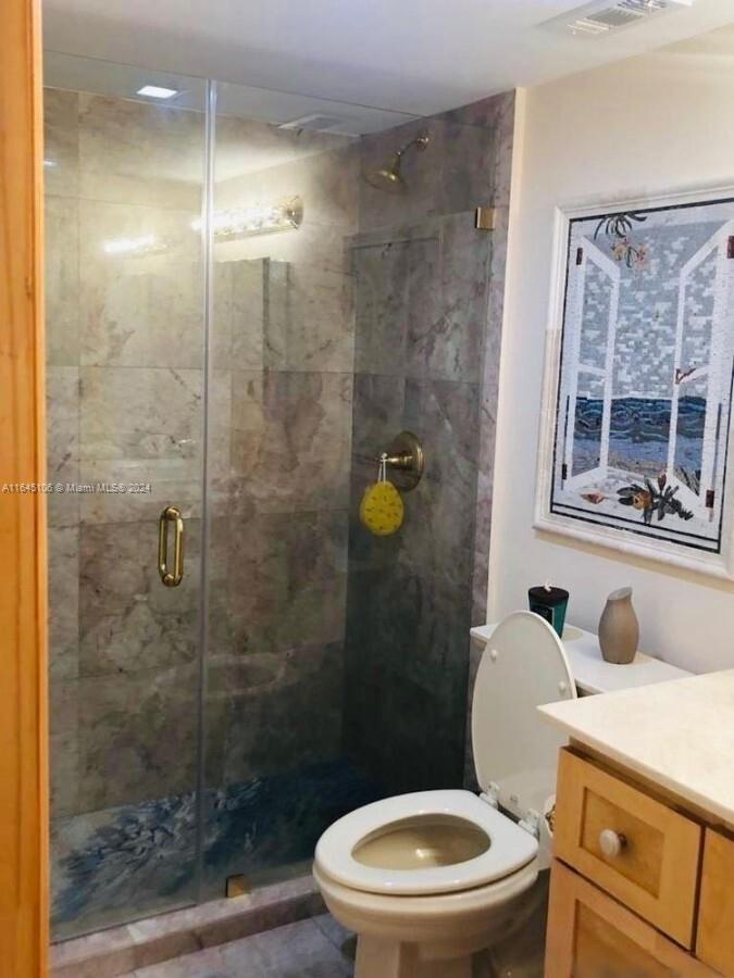 COMMODORE PLAZA CONDO - Residential