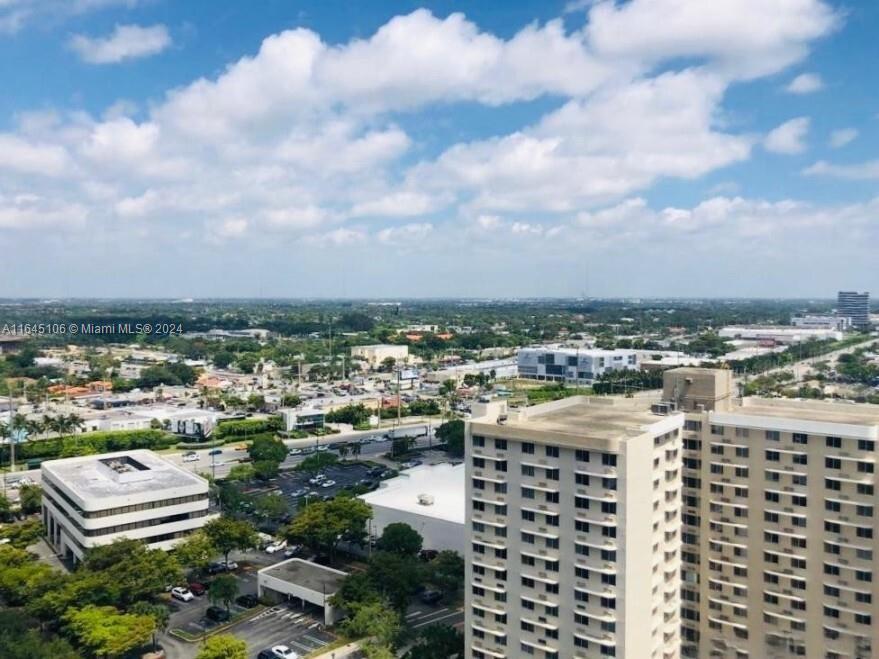 COMMODORE PLAZA CONDO - Residential