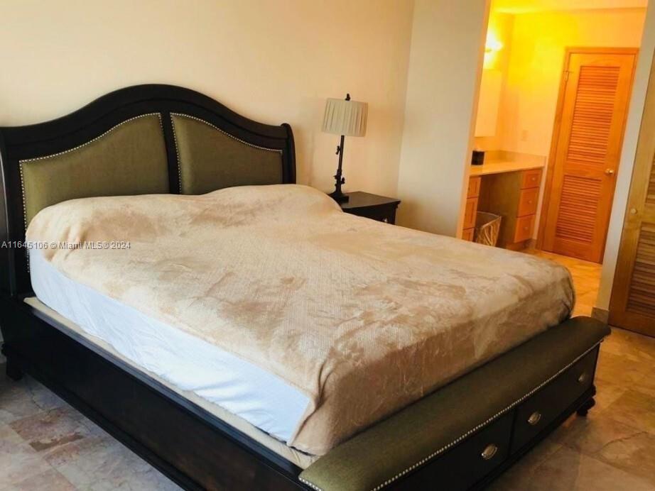 COMMODORE PLAZA CONDO - Residential