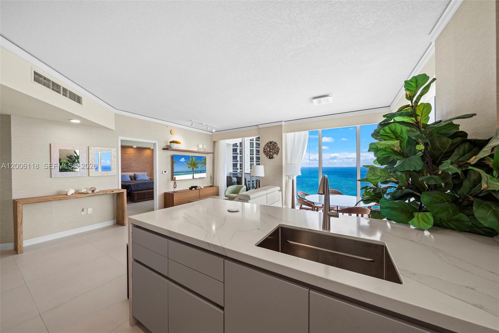 TRUMP INTERNATIONAL SONES - Residential