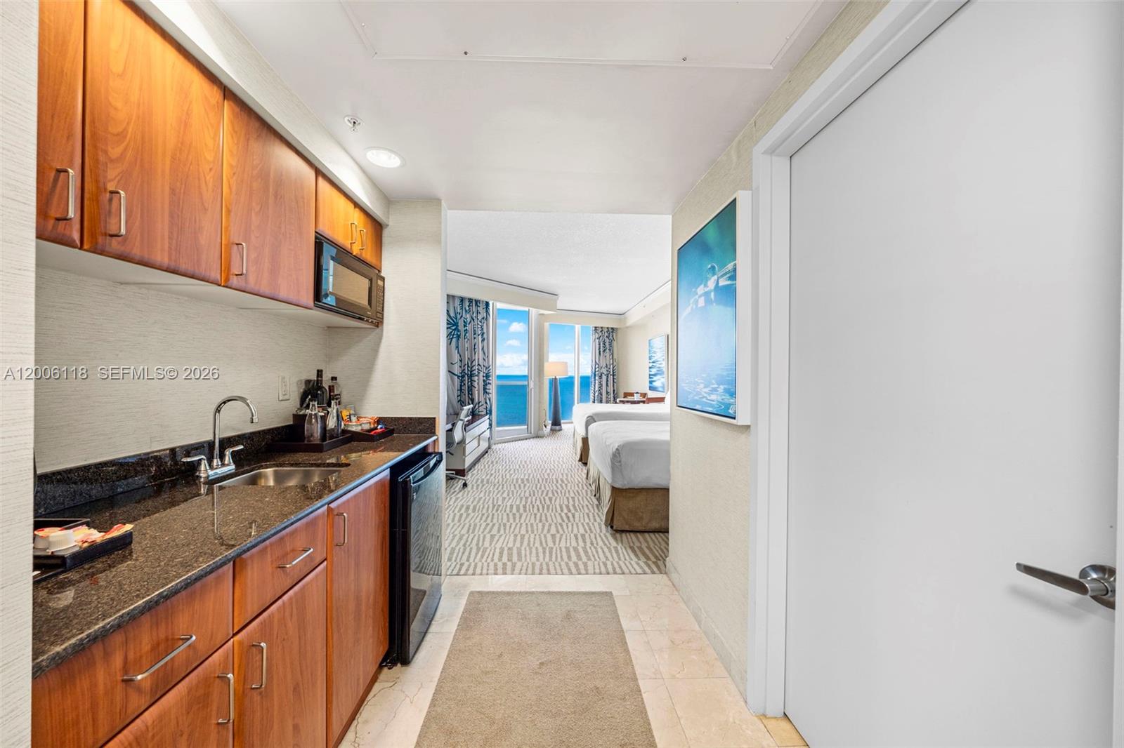 TRUMP INTERNATIONAL SONES - Residential