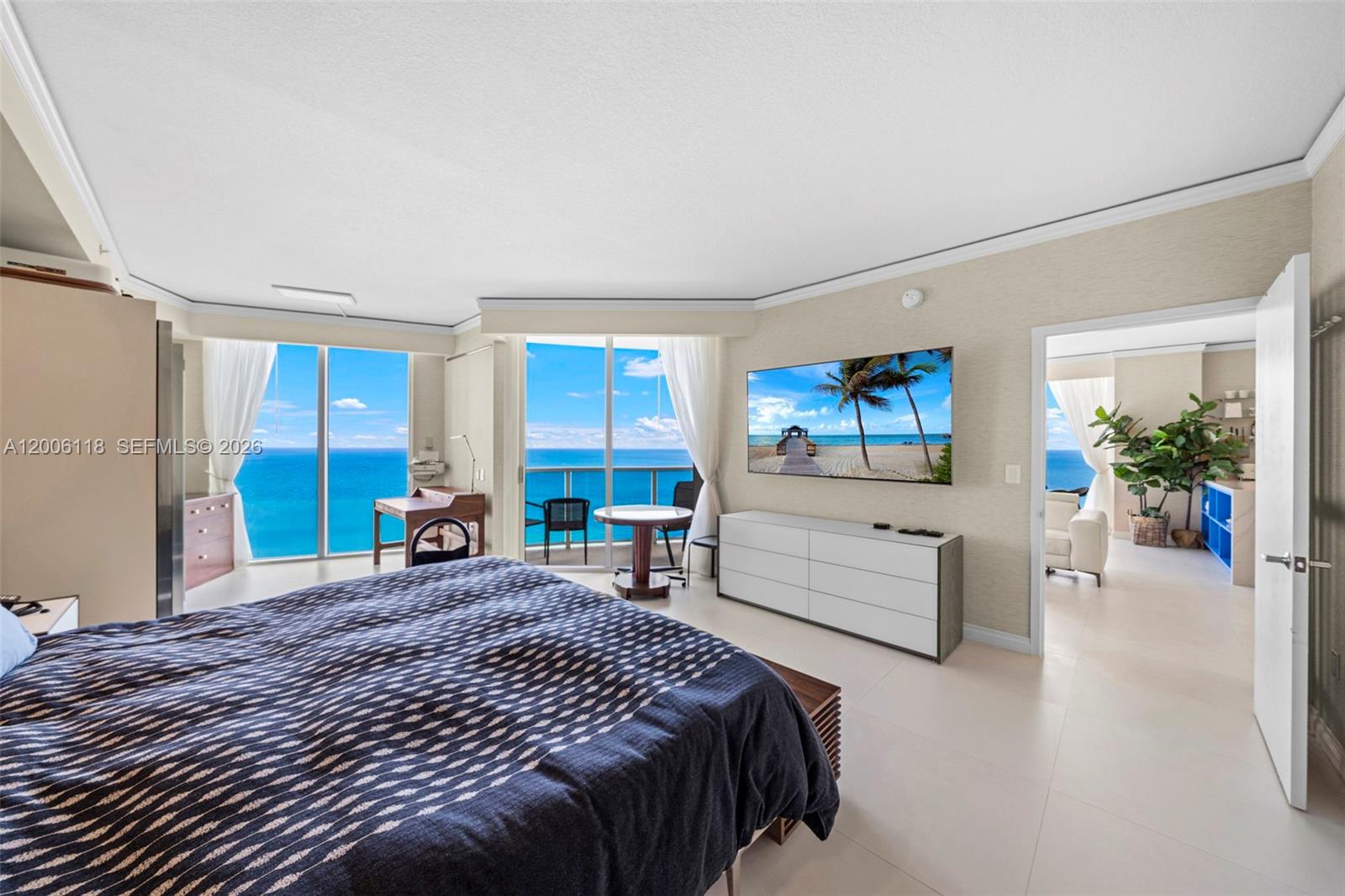 TRUMP INTERNATIONAL SONES - Residential