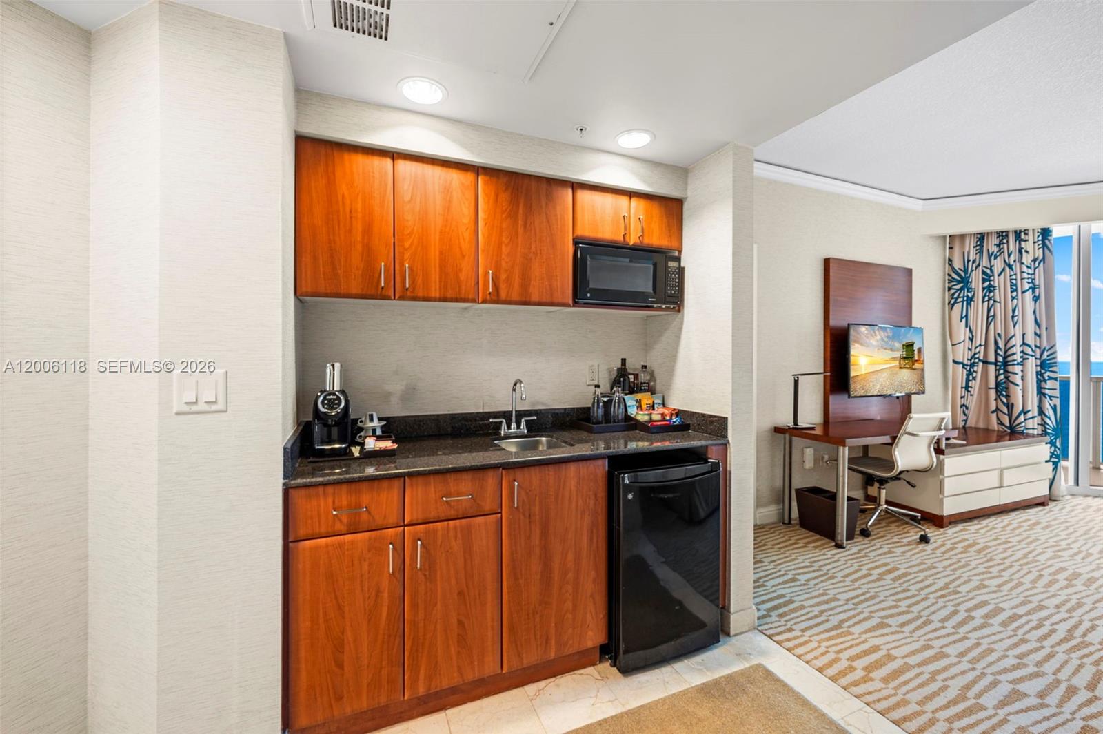 TRUMP INTERNATIONAL SONES - Residential