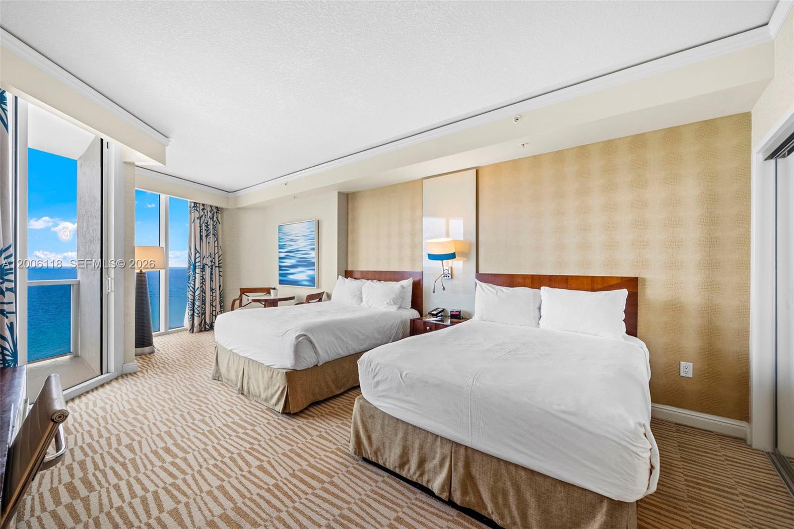 TRUMP INTERNATIONAL SONES - Residential