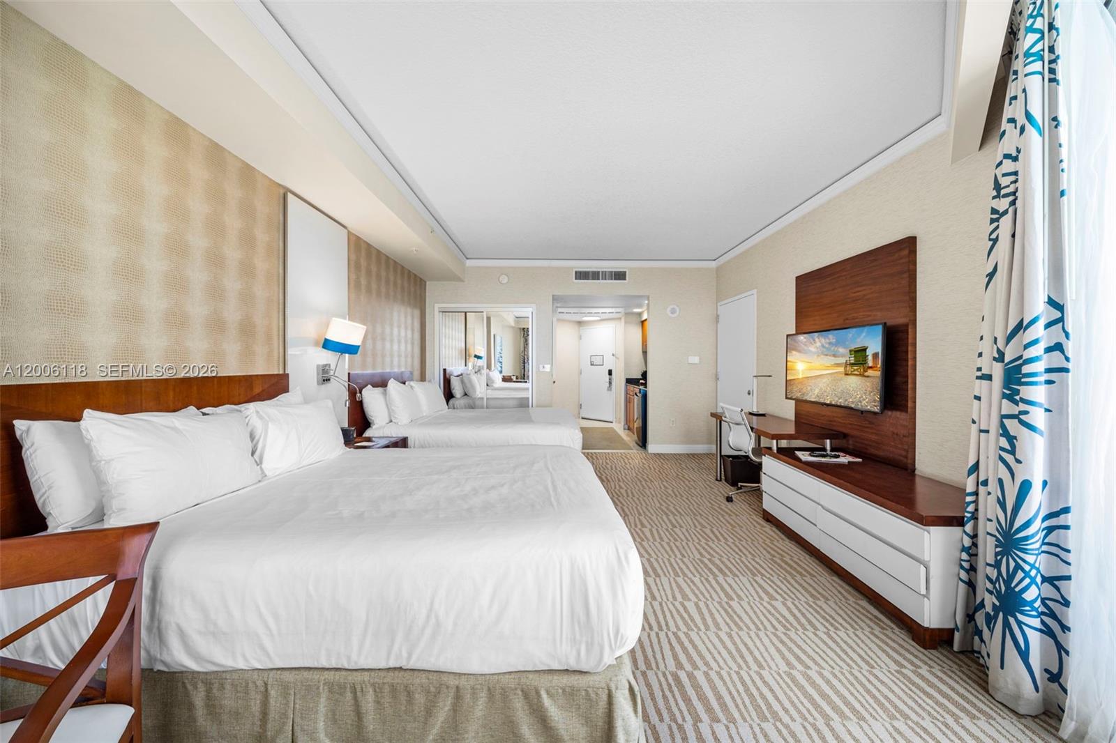 TRUMP INTERNATIONAL SONES - Residential