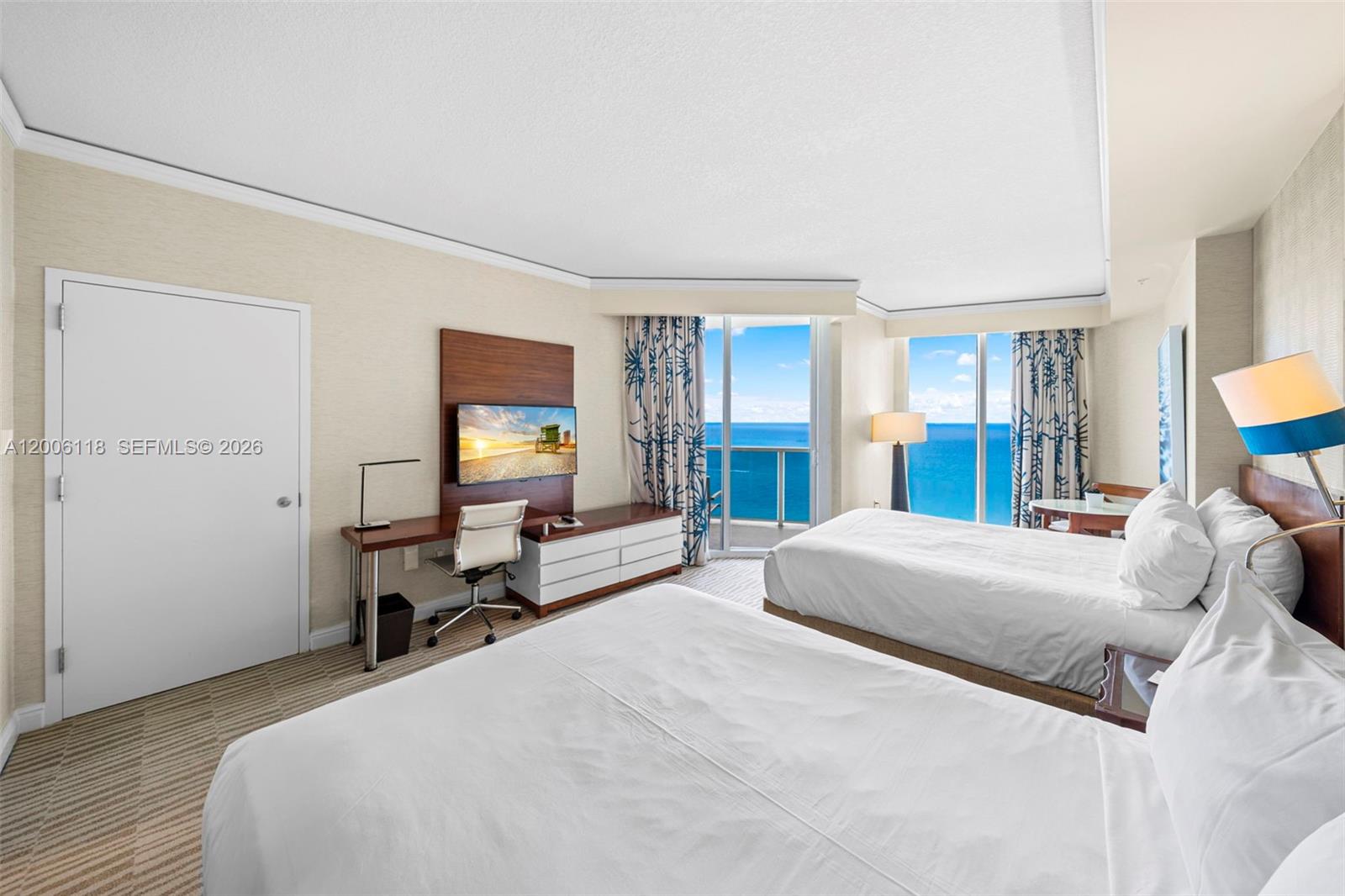 TRUMP INTERNATIONAL SONES - Residential