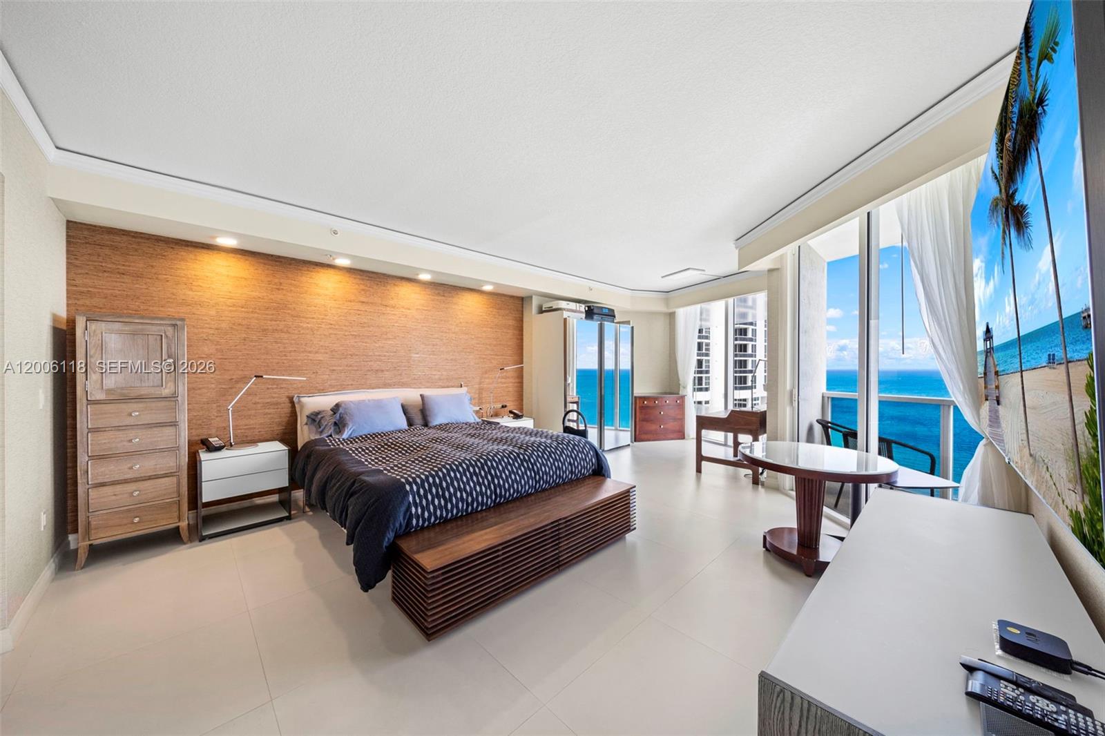 TRUMP INTERNATIONAL SONES - Residential