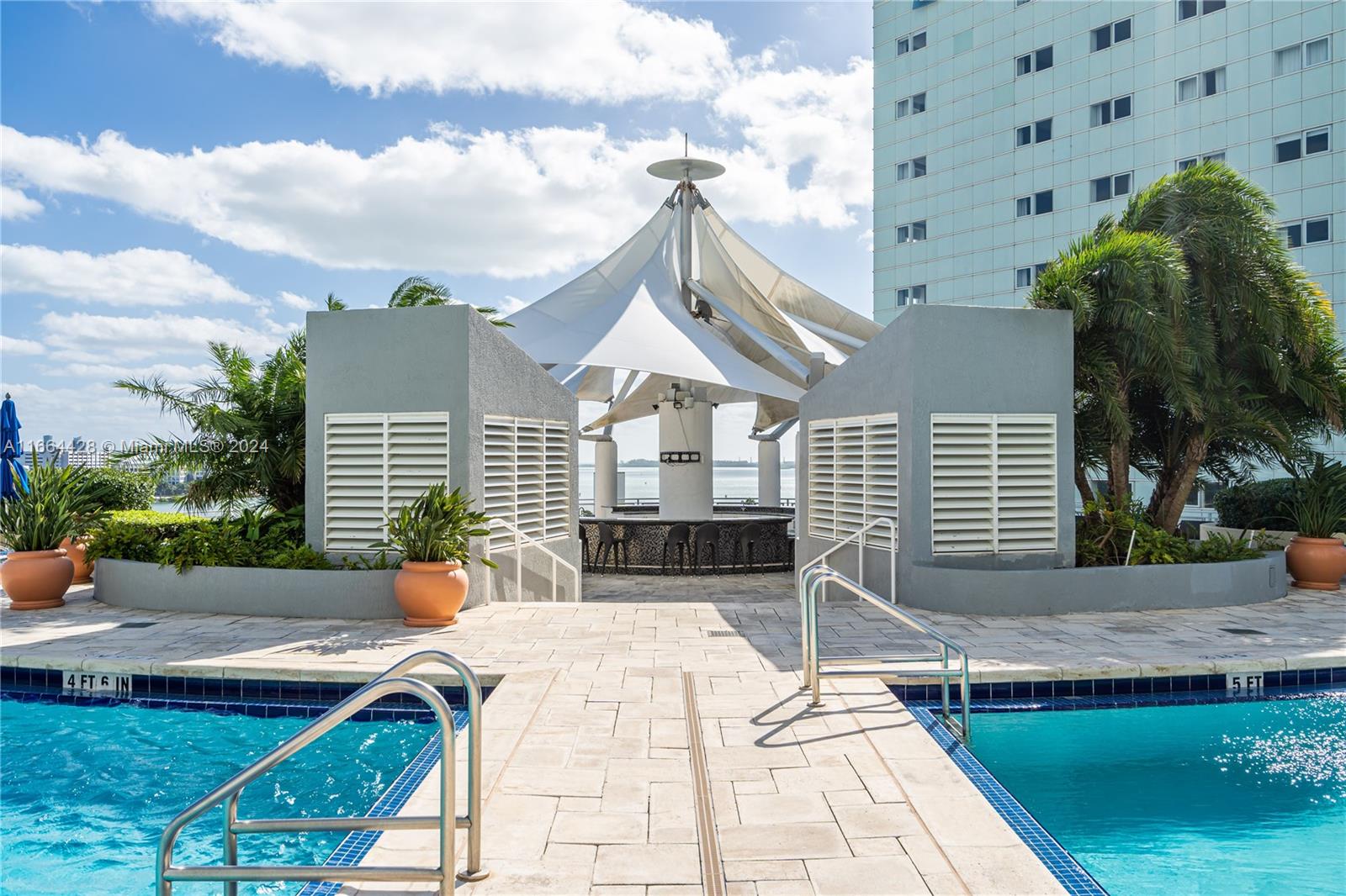 VIZCAYNE SOUTH CONDO - Residential