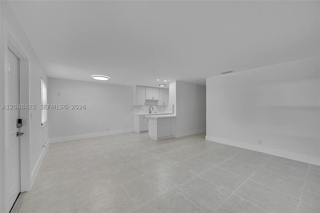 Photo of 810 SW 12th Ct #810, Fort Lauderdale, FL 33315 (MLS # A12048422)