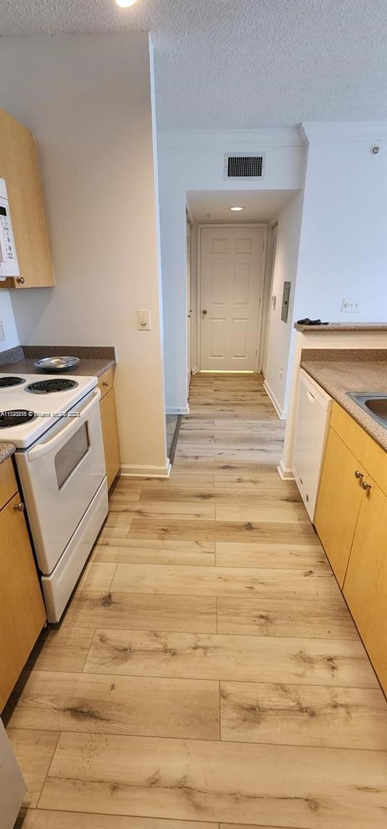 REGENT PARK CONDO - Residential Lease