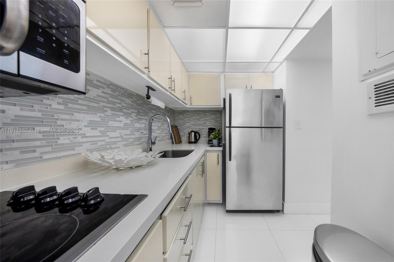 MIRADOR 1000 CONDO - Residential Lease