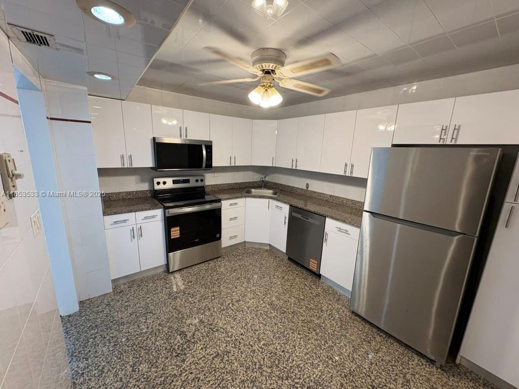 2750 NE 183rd St 2510