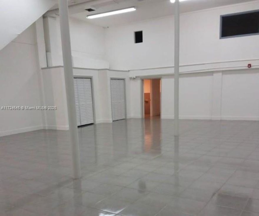 Wonderful fully renovated office flex space perfect for any creative, art tenant, attorneys, architects, tattoo studio artists, administrative office, medical. Etc. Beautiful brand new wood flooring. All offices have been painted freely white. Lots of natural light. It can be combined with another space to add additional 2840 Sf. Call agent for details.