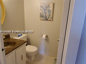 800 Parkview Dr 402