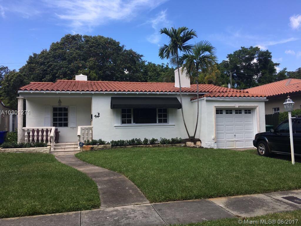 Updated Two Bedrooms Two Full Baths + Den, single family home, features European style kitchen and
bathrooms, stainless steel appliances, granite counters, wood floors throughout, central AC, Garage and driveway and a large private yard. Easy access to US1 near Brickell Avenue, world class entertainment, shops and restaurants.