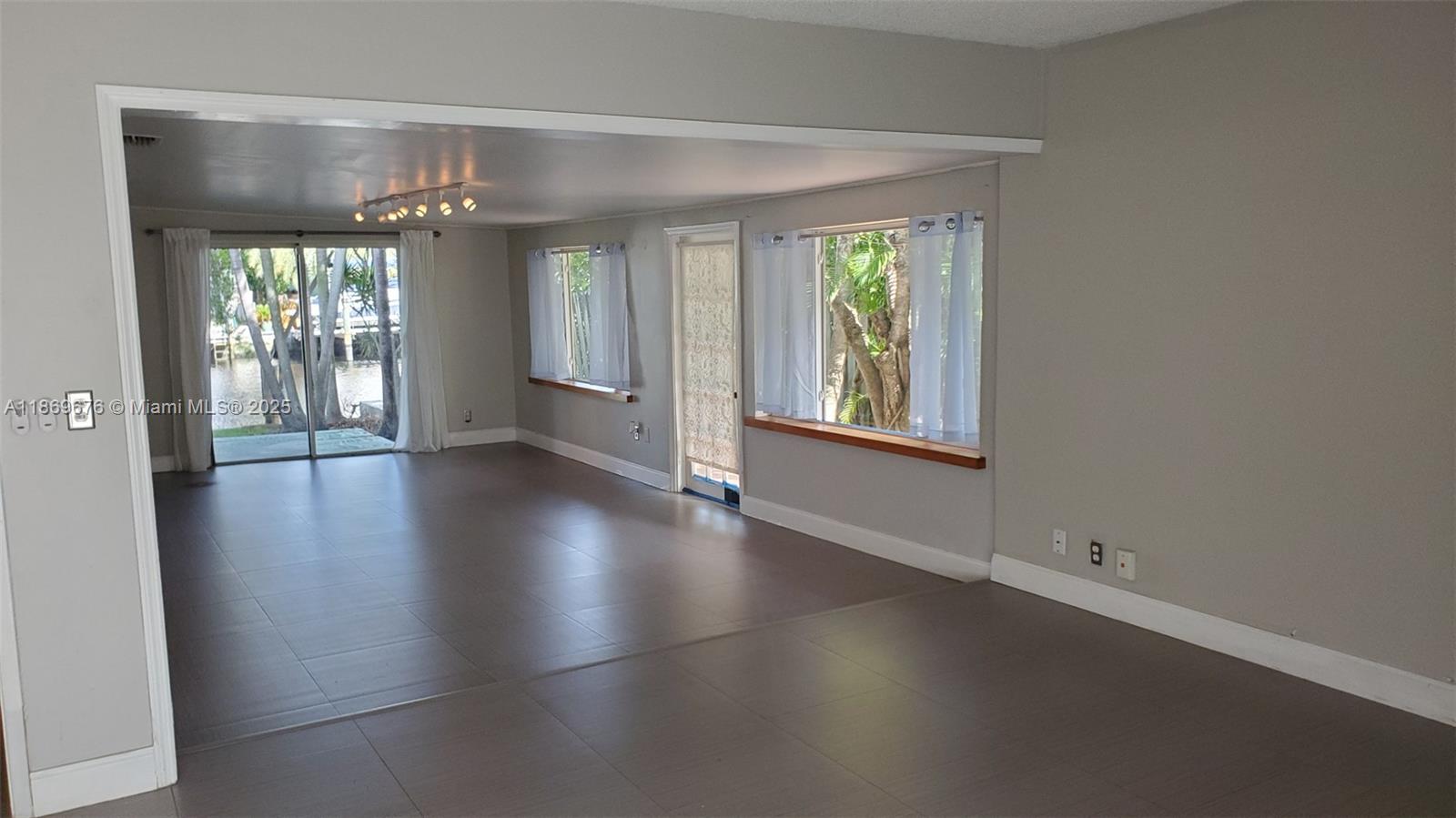 CORAL POINT - Residential Lease