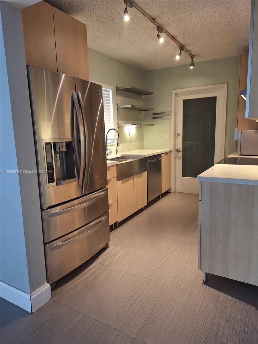 CORAL POINT - Residential Lease