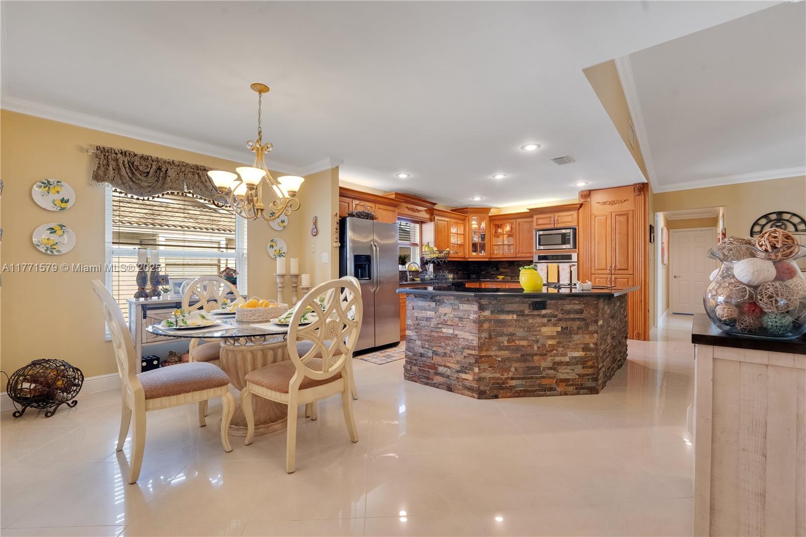 PINE RIDGE - Residential