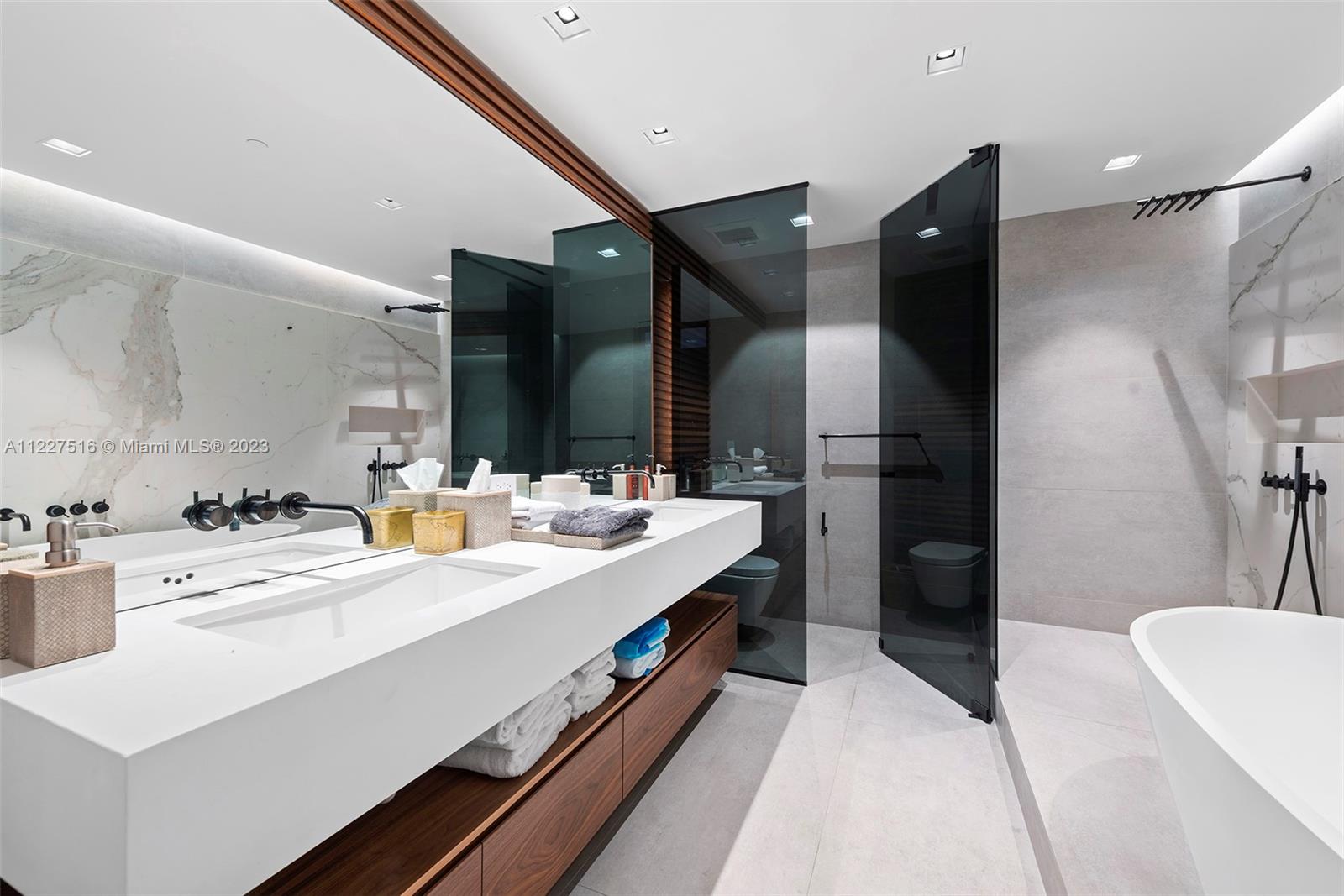 BAYVIEW FISHER ISL NO TWO - Residential