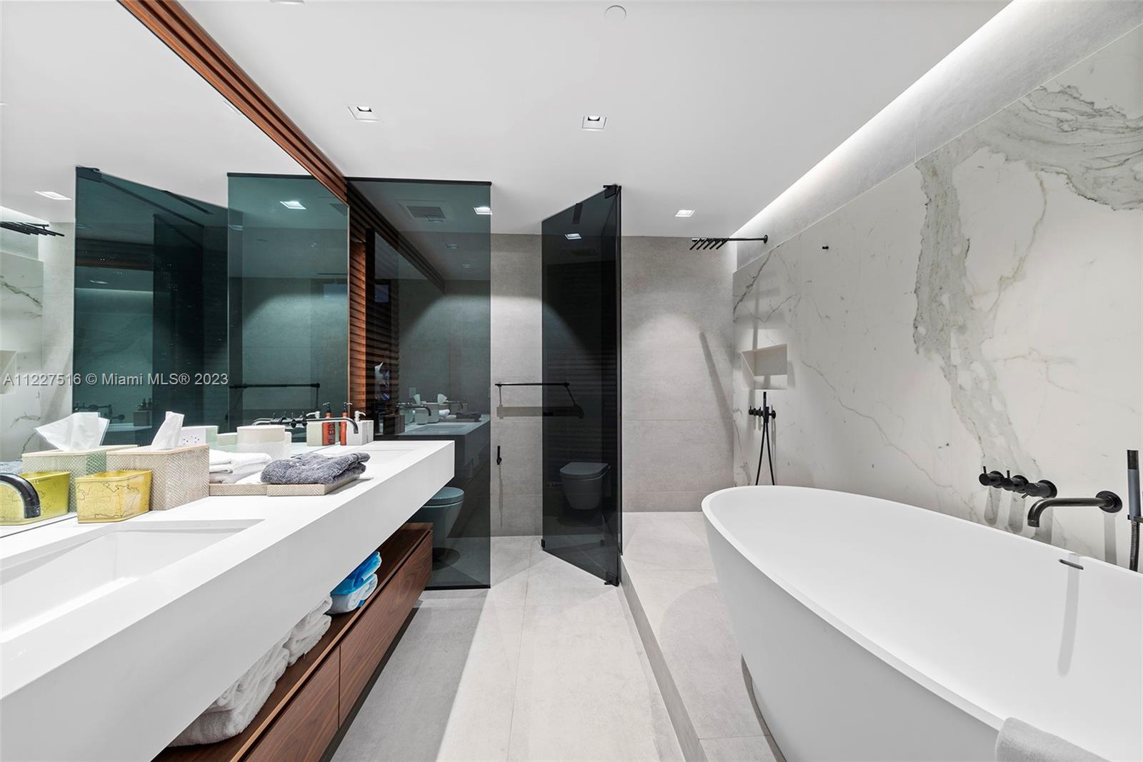 BAYVIEW FISHER ISL NO TWO - Residential