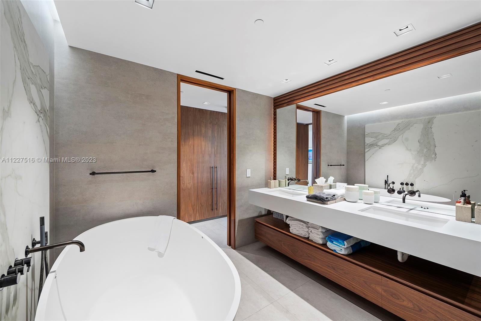 BAYVIEW FISHER ISL NO TWO - Residential