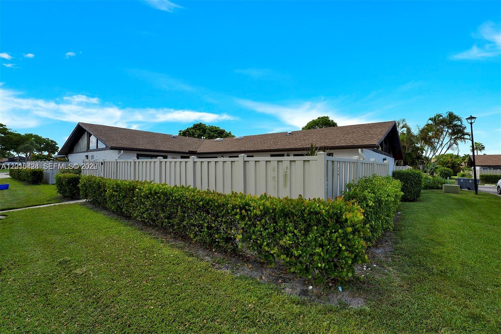 BOCA GARDENS - Residential