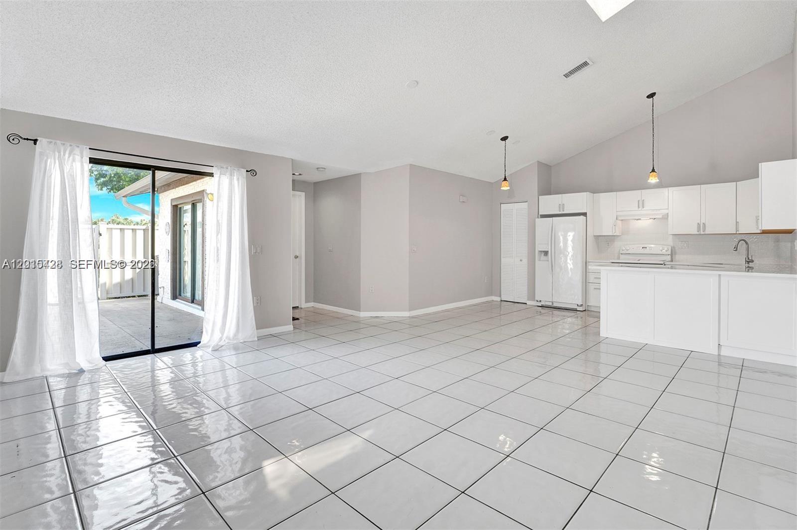 BOCA GARDENS - Residential