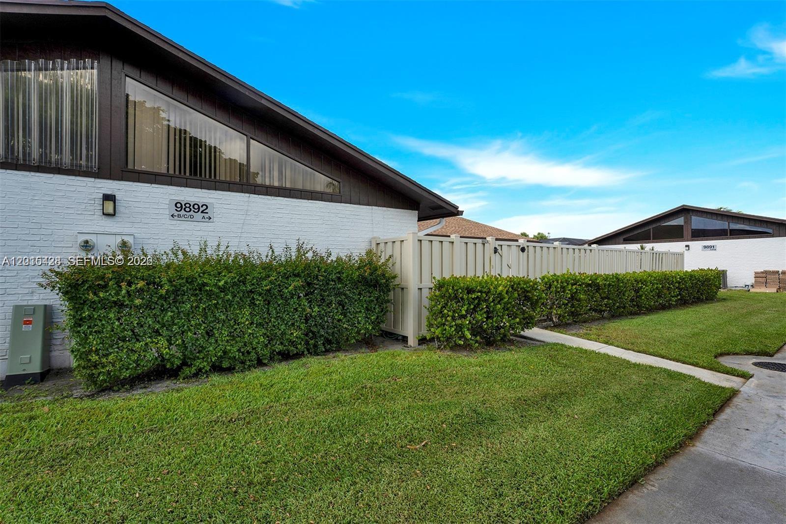 BOCA GARDENS - Residential