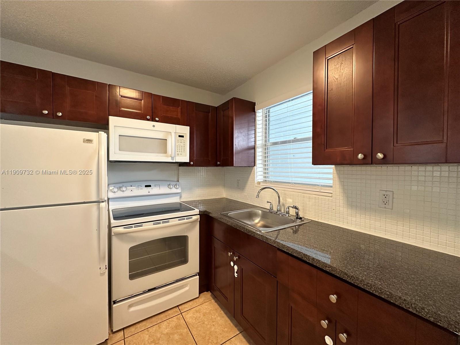 PLAYLAND VILLAGE SEC 3 - Residential Lease