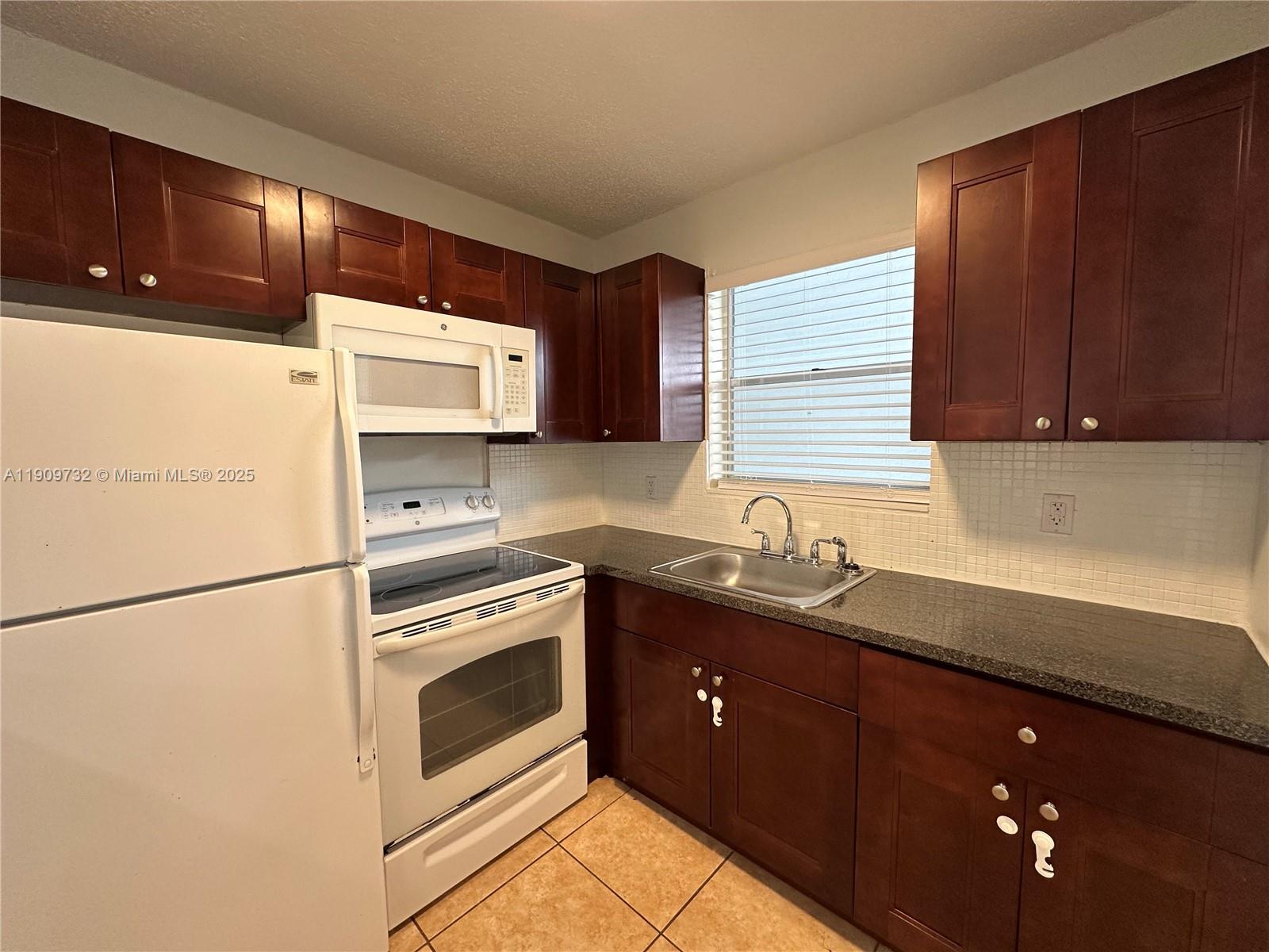 PLAYLAND VILLAGE SEC 3 - Residential Lease