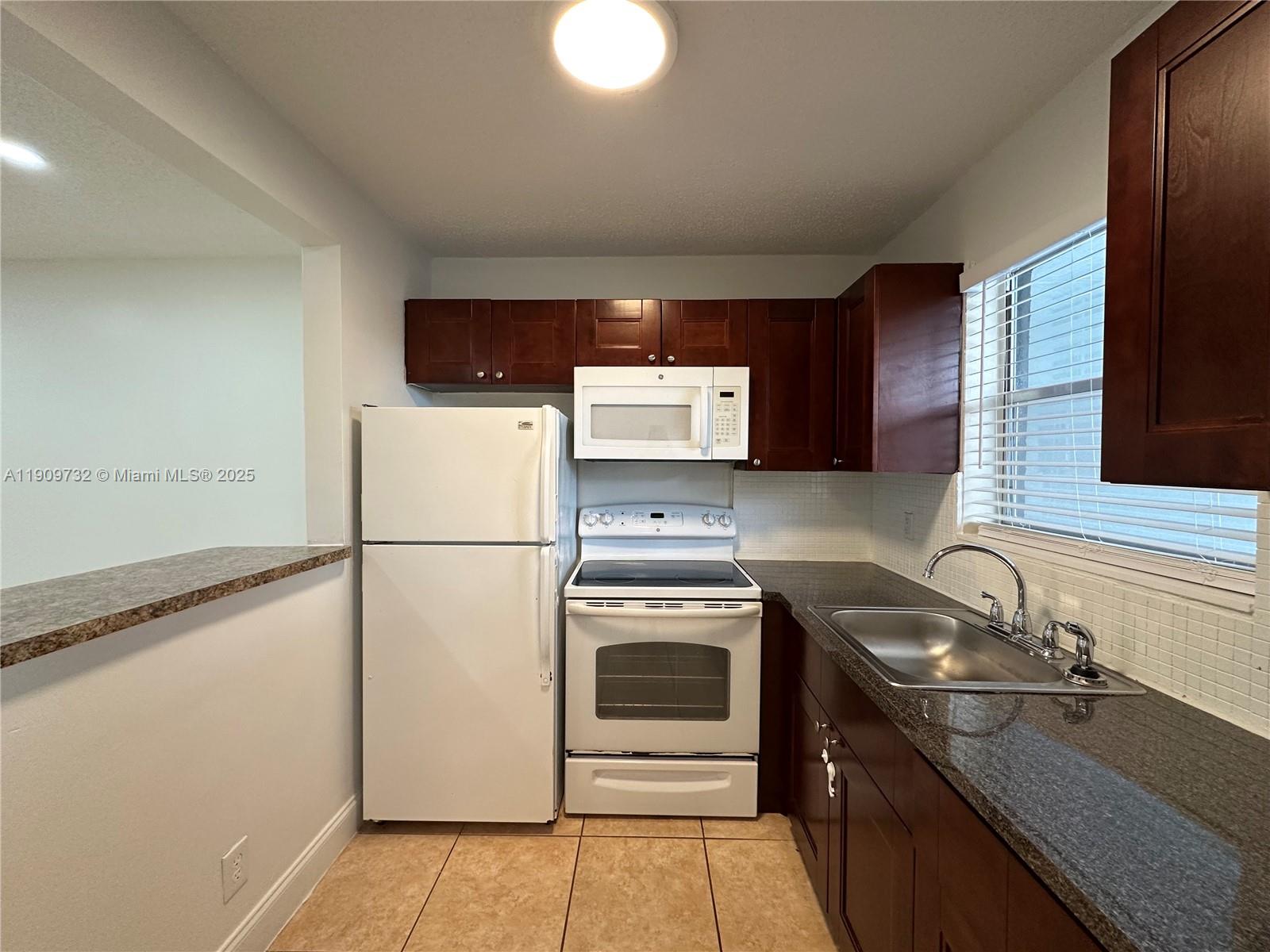 PLAYLAND VILLAGE SEC 3 - Residential Lease