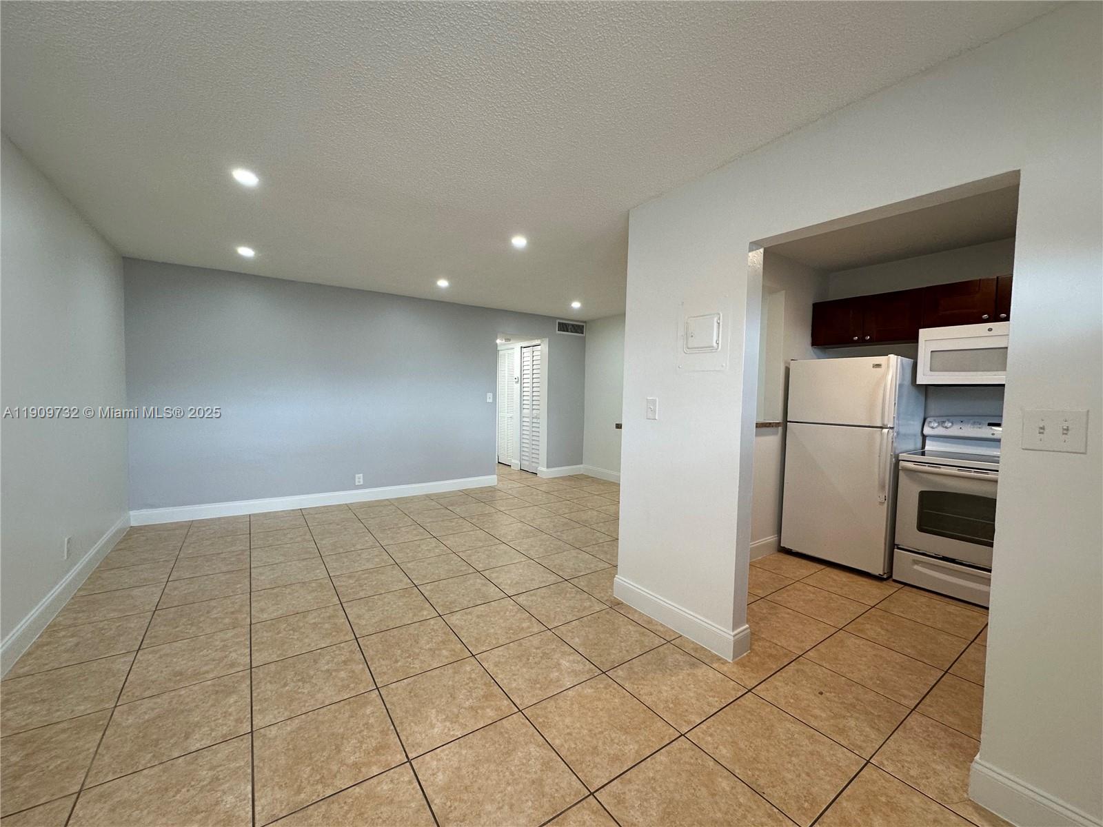 PLAYLAND VILLAGE SEC 3 - Residential Lease