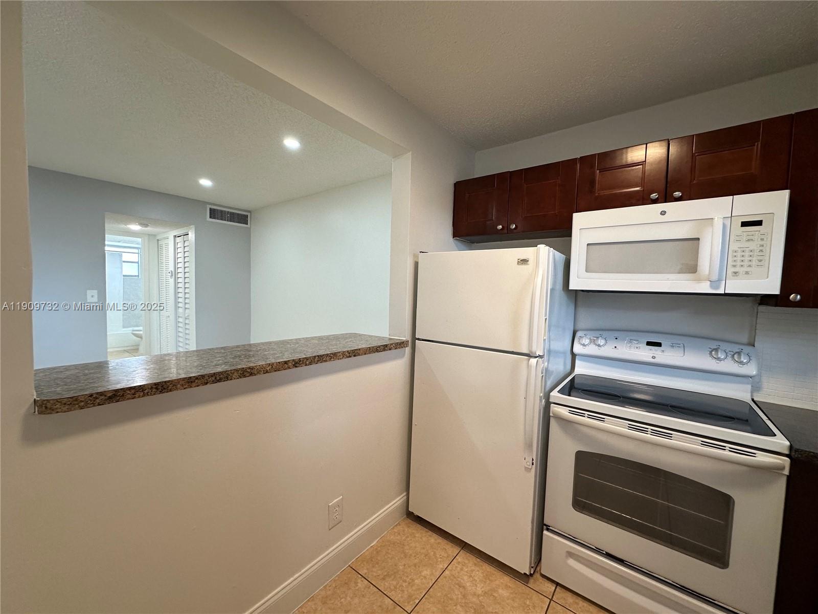 PLAYLAND VILLAGE SEC 3 - Residential Lease