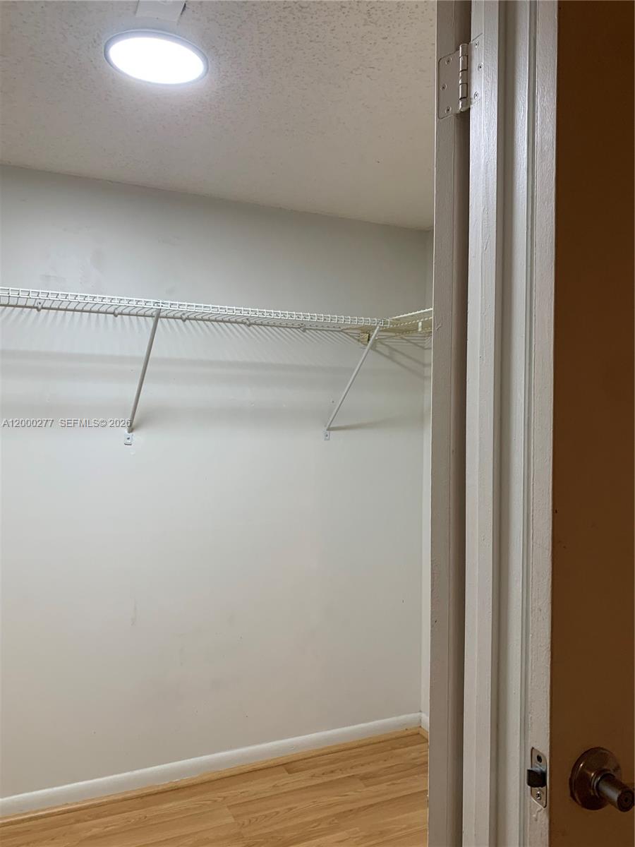 DELRAY OAKS CONDO - Residential Lease