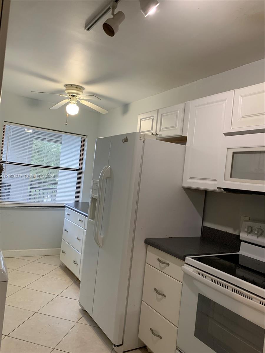 DELRAY OAKS CONDO - Residential Lease