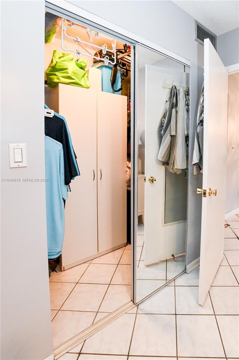 BRADLEY HALL CONDO - Residential