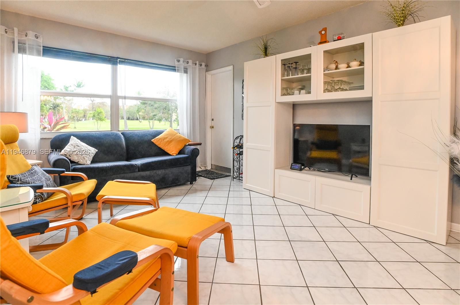 BRADLEY HALL CONDO - Residential