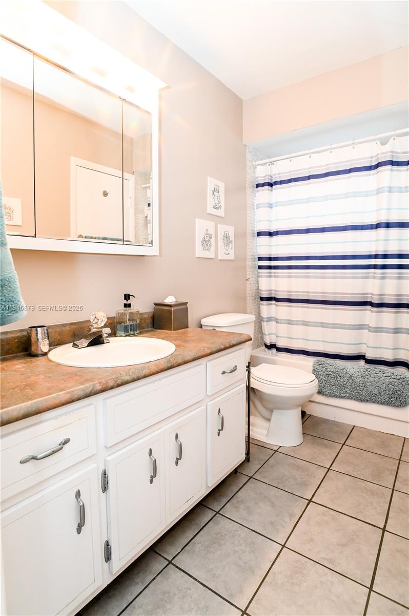 BRADLEY HALL CONDO - Residential