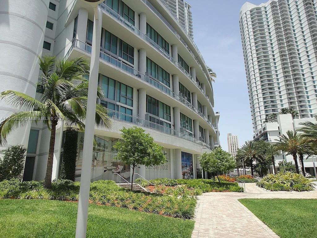 MINT CONDO - Land