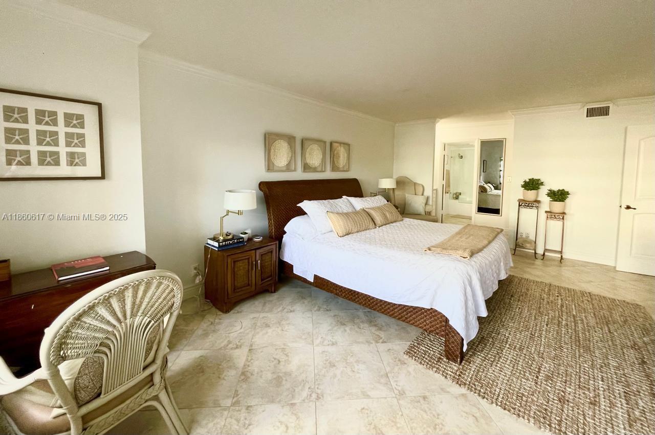 HAMPTON BEACH CLUB CONDO - Residential Lease