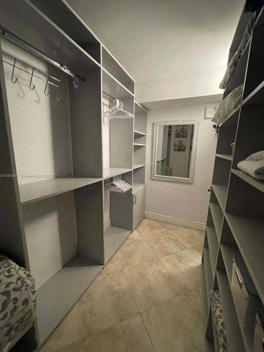 HAMPTON BEACH CLUB CONDO - Residential Lease