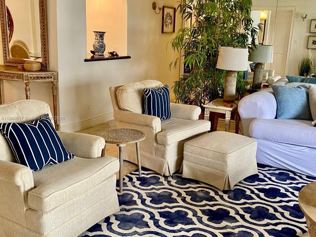 HAMPTON BEACH CLUB CONDO - Residential Lease