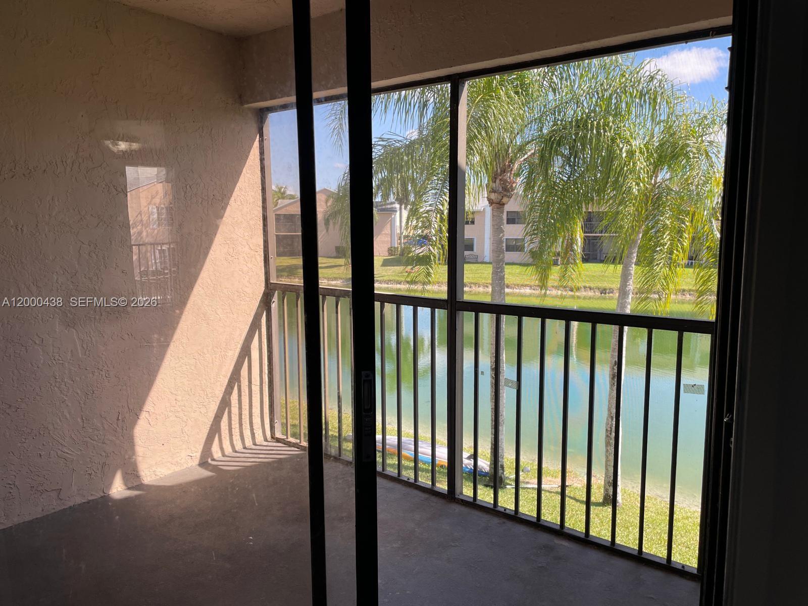 LAKESHORE CONDO 3 - Residential