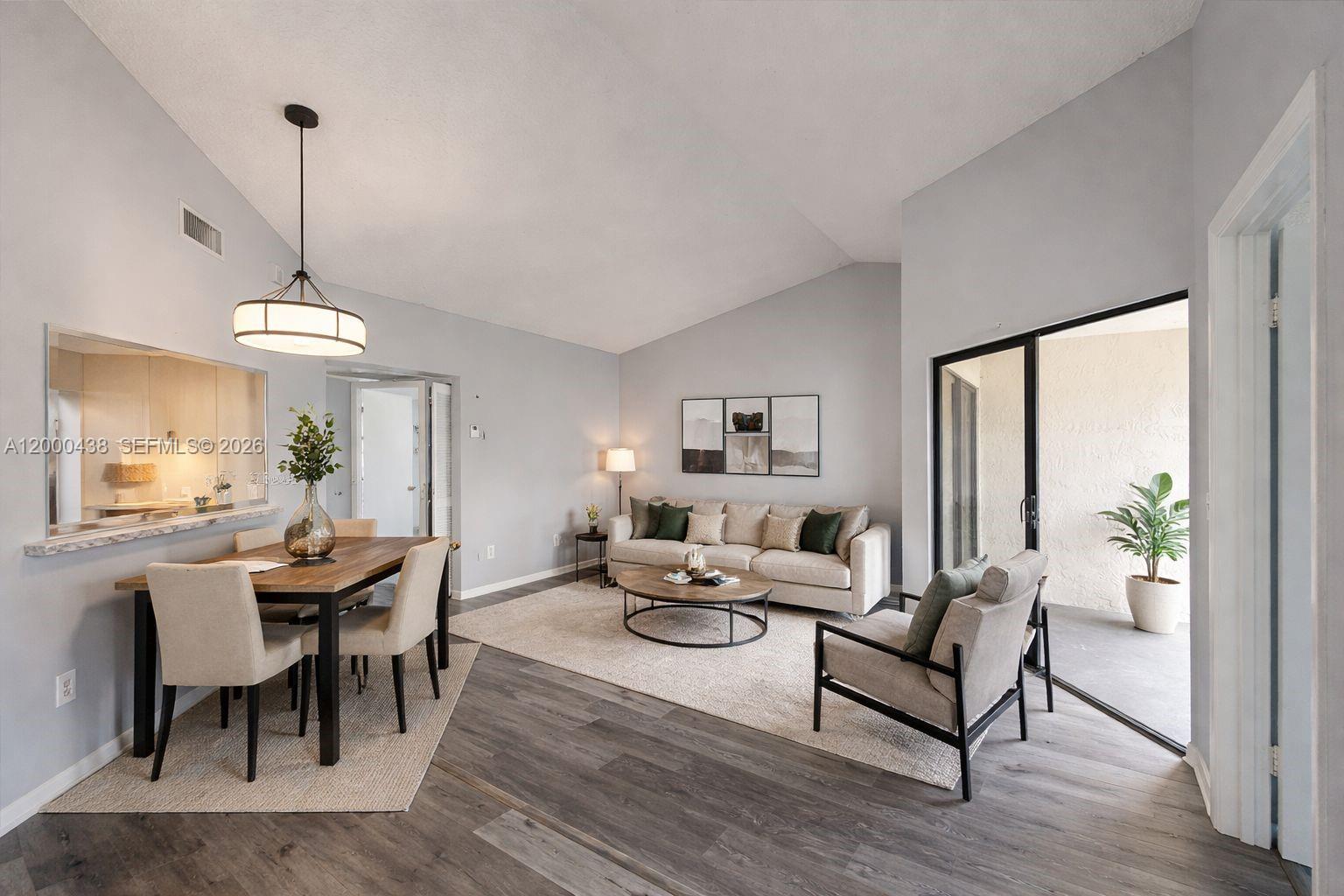 LAKESHORE CONDO 3 - Residential