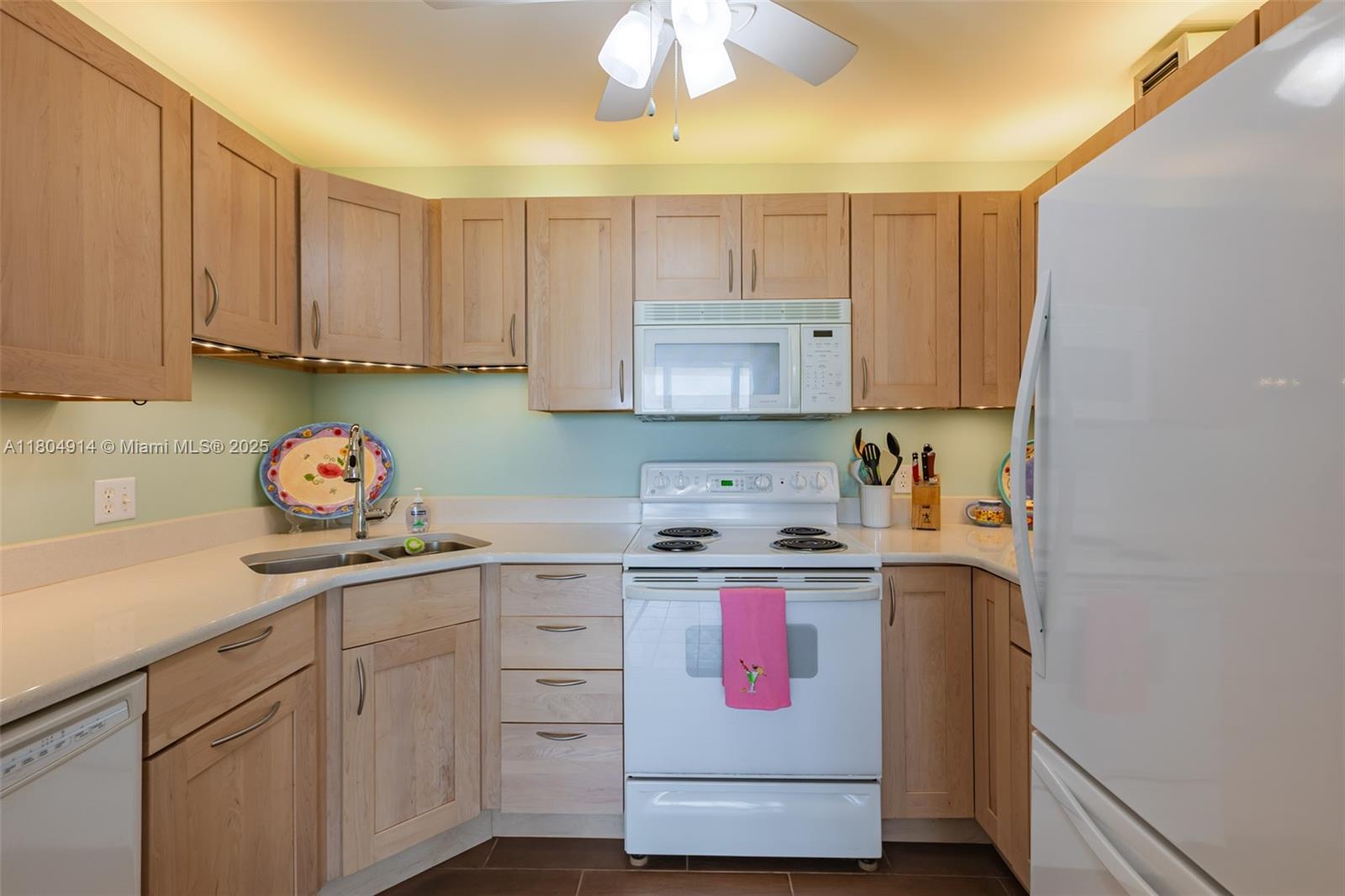 Coco Plum Beach - Residential