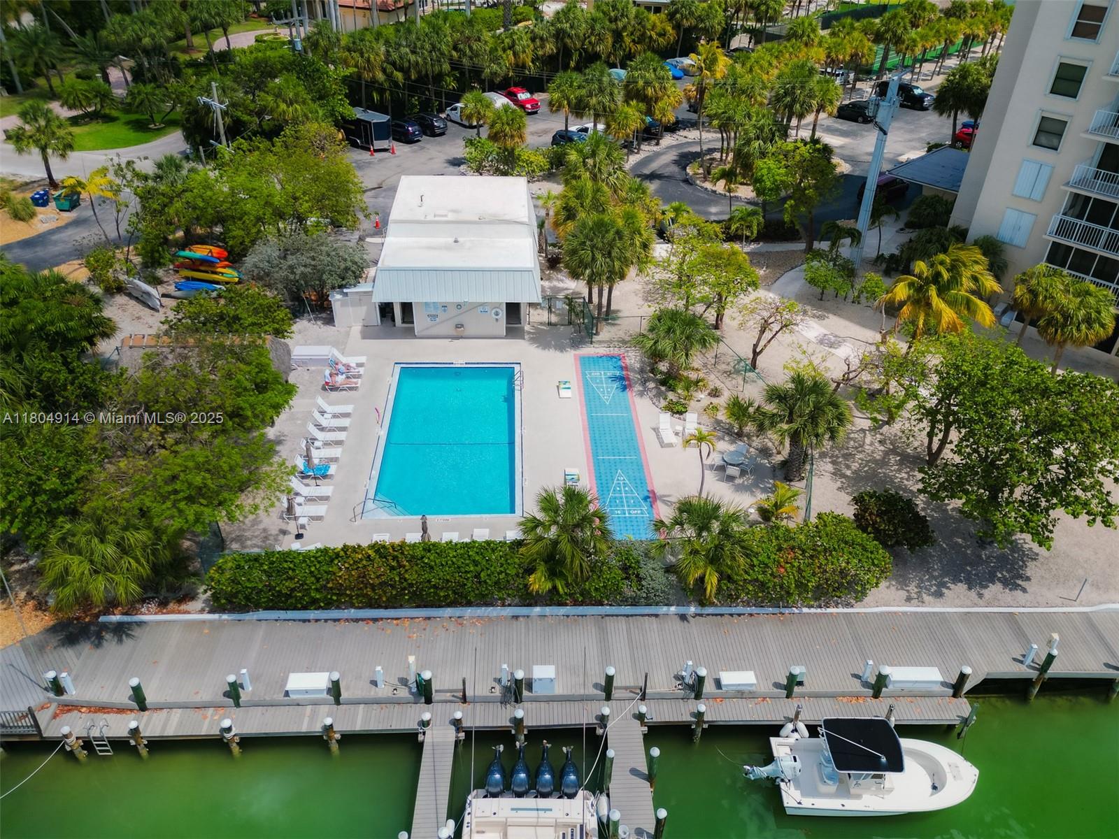 Coco Plum Beach - Residential