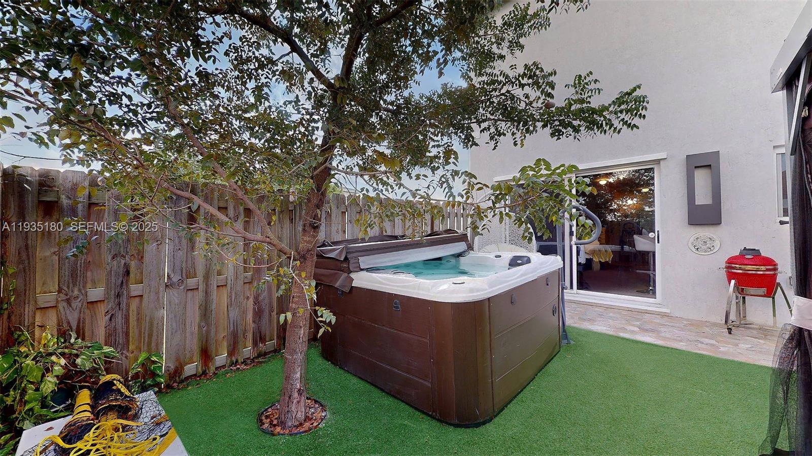 FOREST PARK VILLAS - Residential